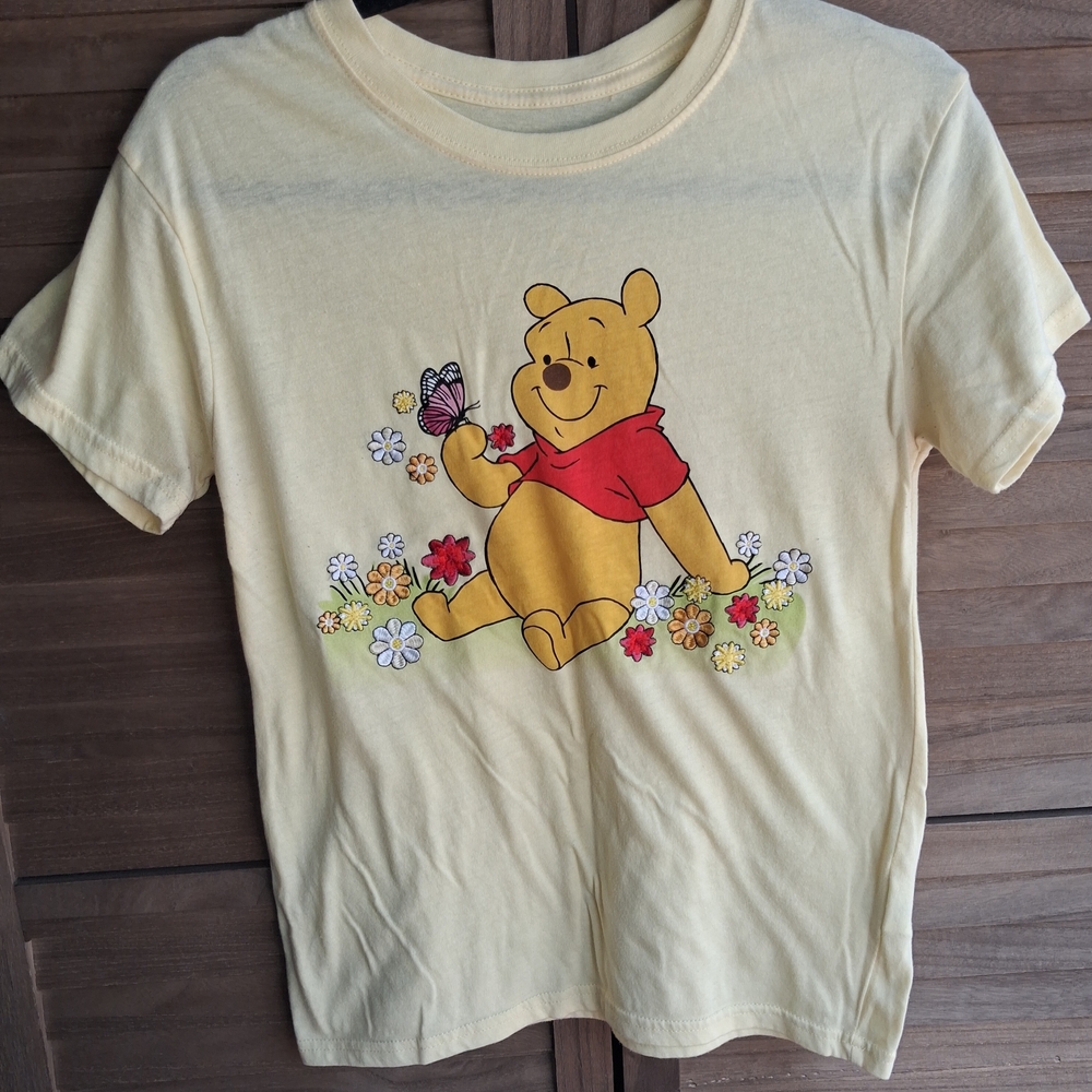 Disney Cream Winnie the Pooh Floral Graphic Tee with Red Accent